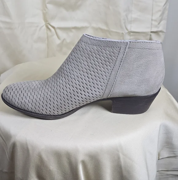 Lucky Brand Bohemian Cabincore Beige Suede Perforated Ankle Booties 8.5M - Picture 7 of 13